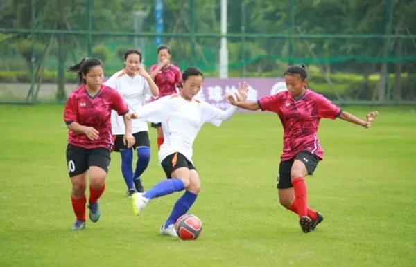 “菁英杯”青少年足球联赛女足赛区U13、U14组比赛在度假区成功举办