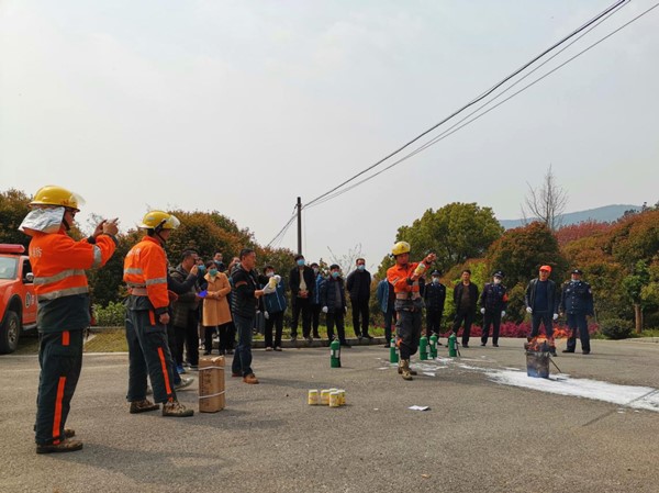 景区公司组织开展清明节前山林防火应急演练