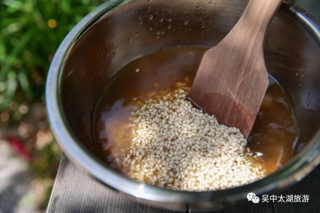 初夏一碗乌米饭，人间有味是清欢