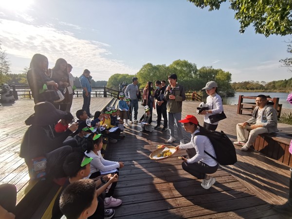 太湖湖滨湿地自然学校开展旗舰物种主题宣教活