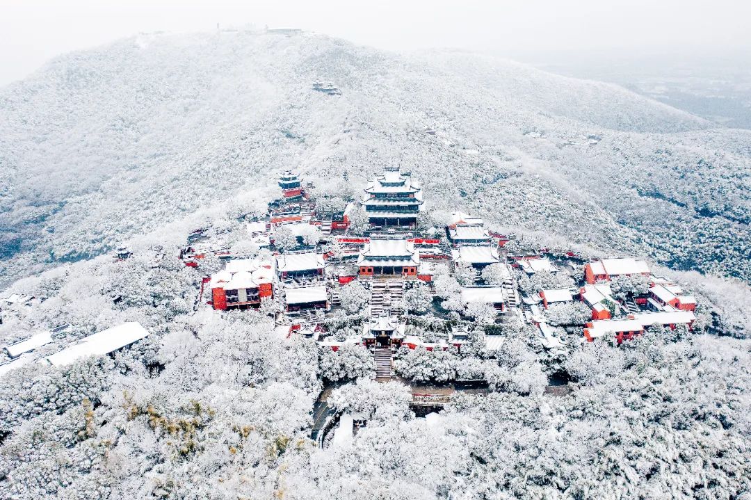 冬日打卡计划：在穹窿山，看一场落雪