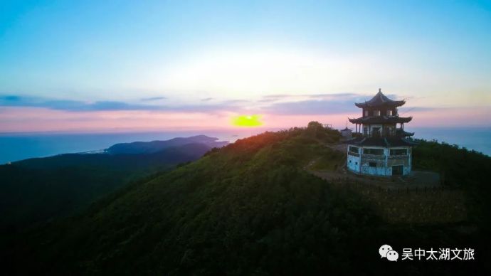 湖光山色登高之旅