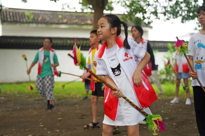 头版关注！甪直古镇叶圣陶主题研学游很“出圈”