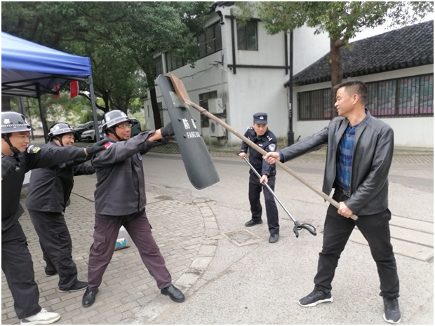 西山景区开展反恐防暴演练