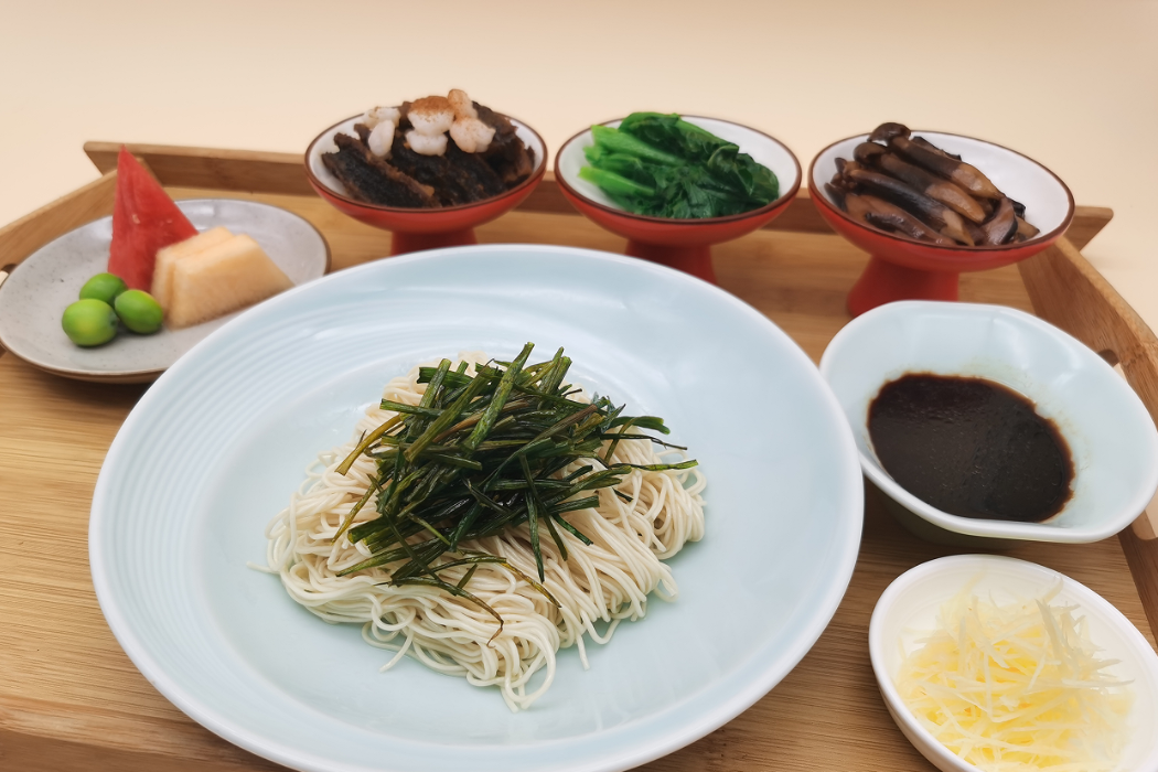菌菇虾爆鳝：山珍河鲜，脆嫩双绝