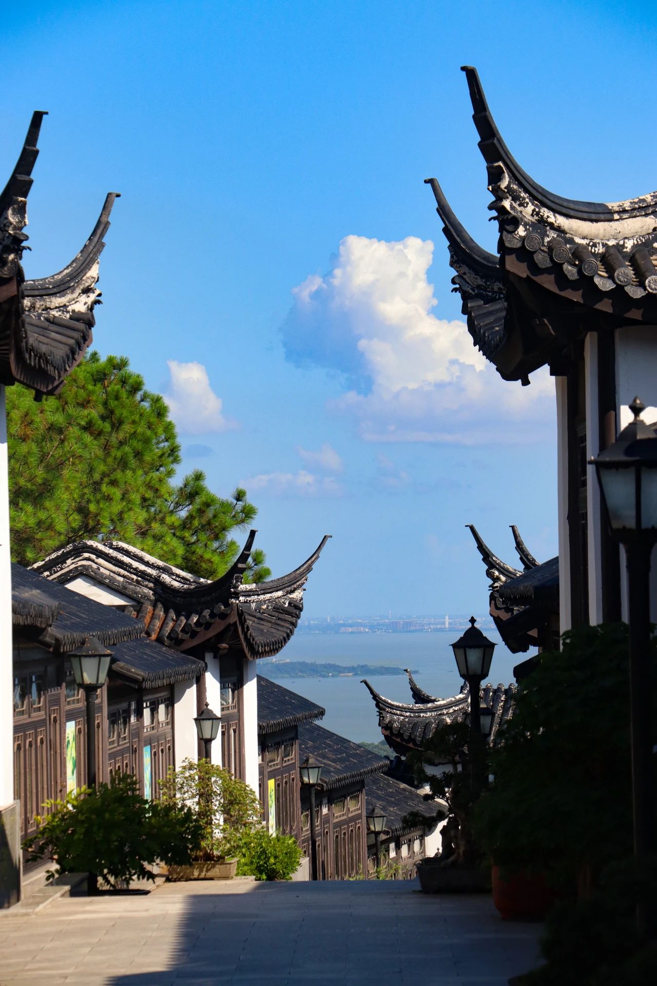 西山岛的蓝天白云，无需滤镜的美！