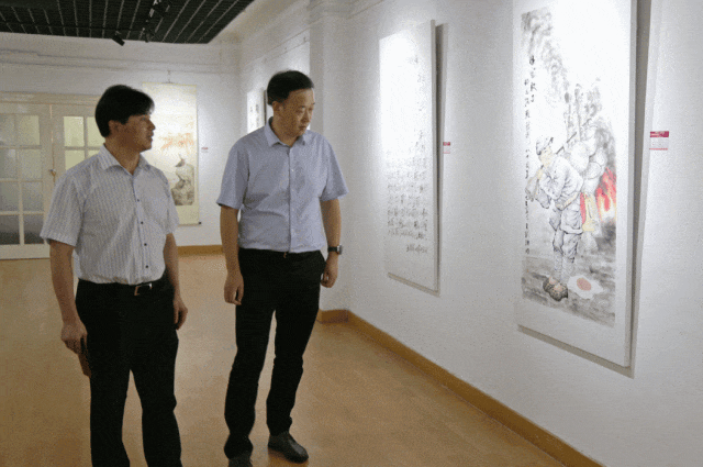 “丹青铭史 翰墨铸新”纪念中国人民抗日战争暨世界反法西斯战争胜利80周年书画展开幕