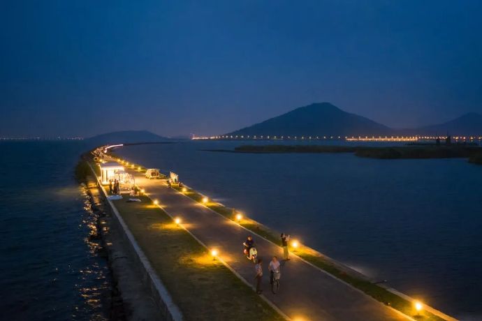 谁说看灯塔一定要去海边？