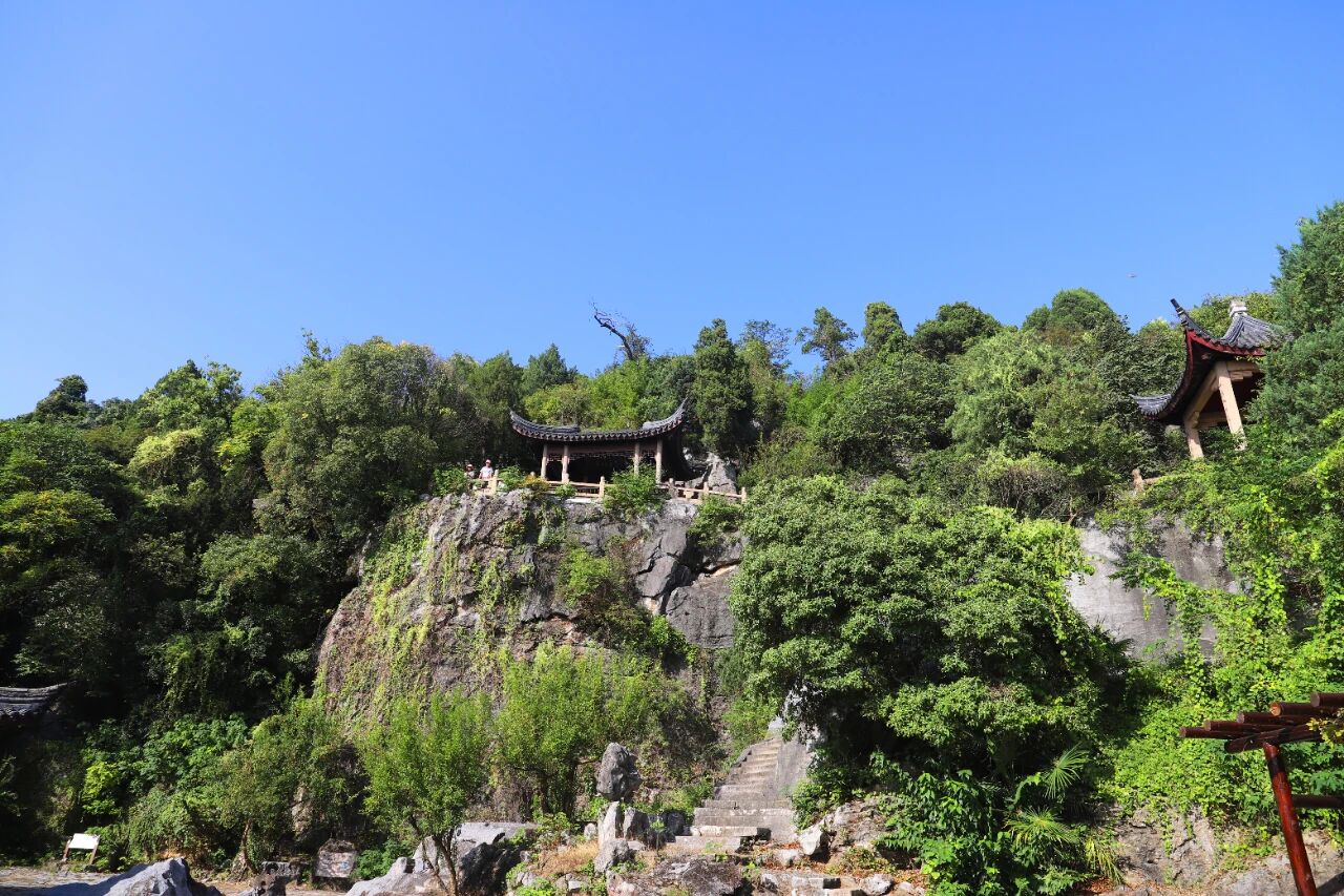 登高正当时，辽阔尽收眼底