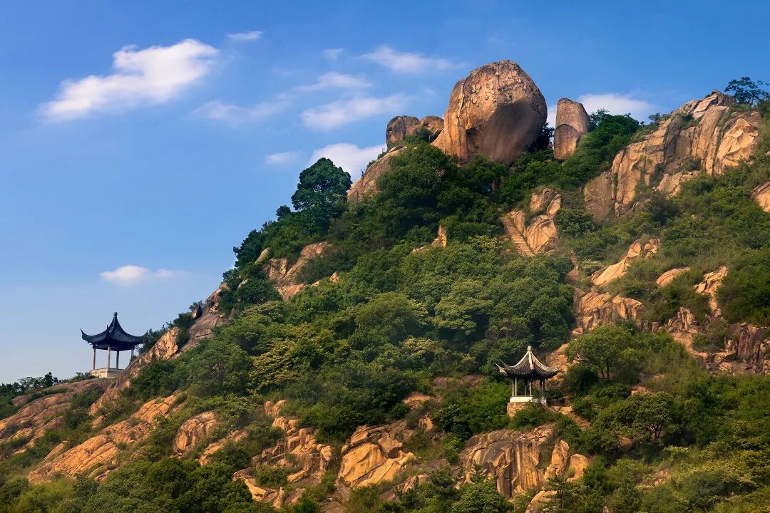 今日又重阳，登高吴中赏清秋！
