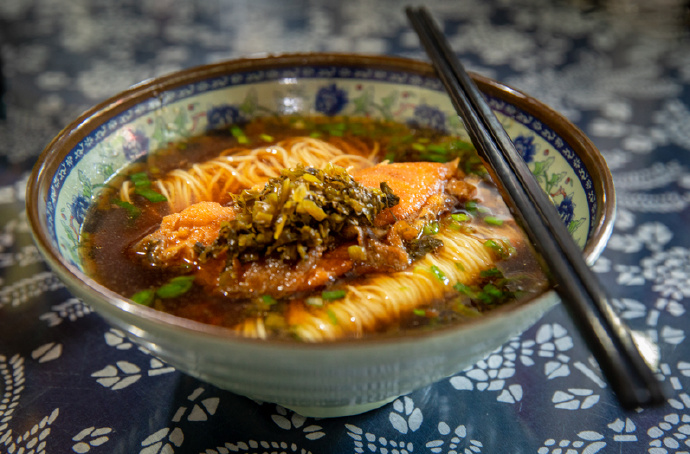 品一碗清晨“烟火气”