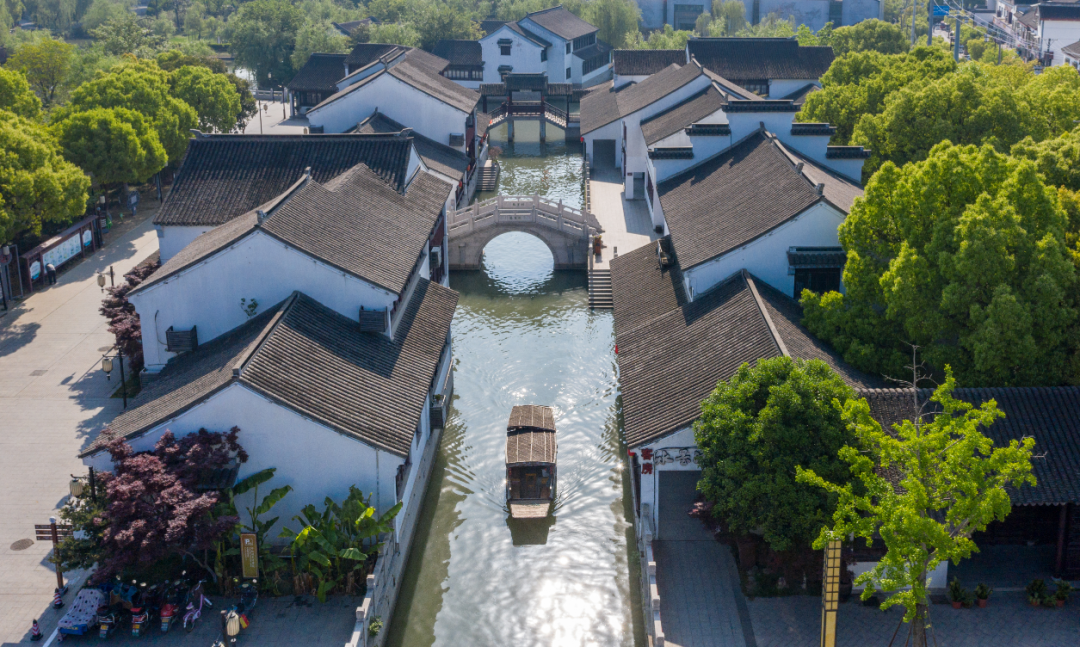 逛一逛原生态街巷，喝一杯闲情逸致