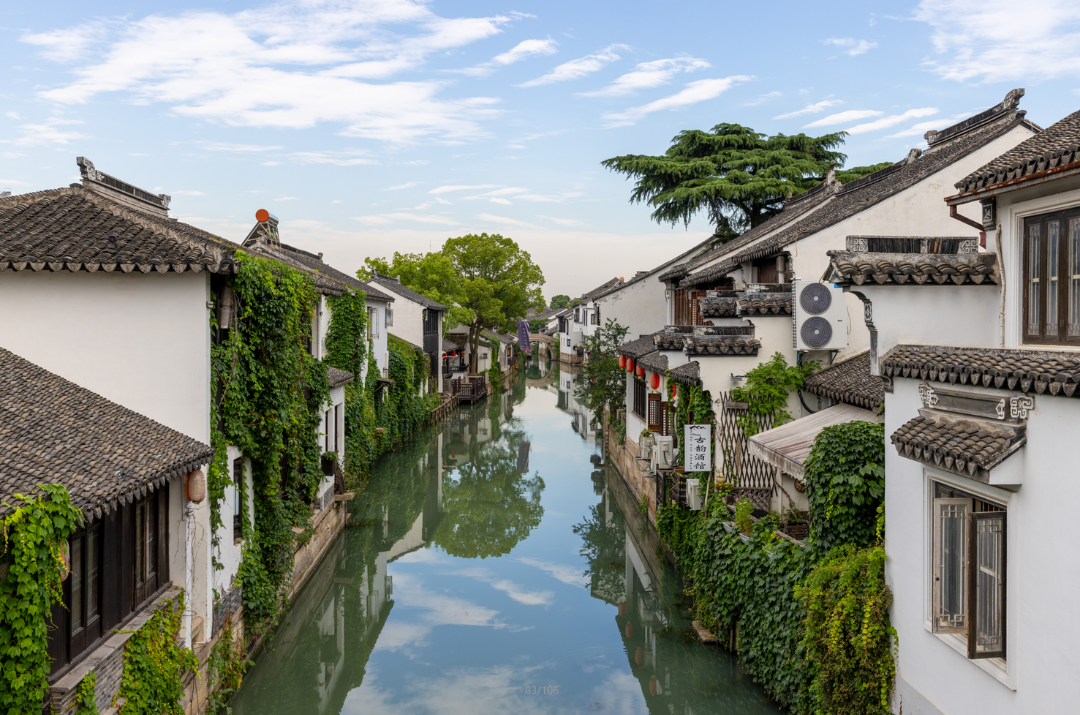 小桥流水，织就江南诗行