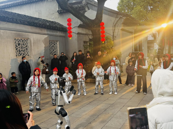 传统与科技共舞,木渎古镇上演“未来式”苏式年味