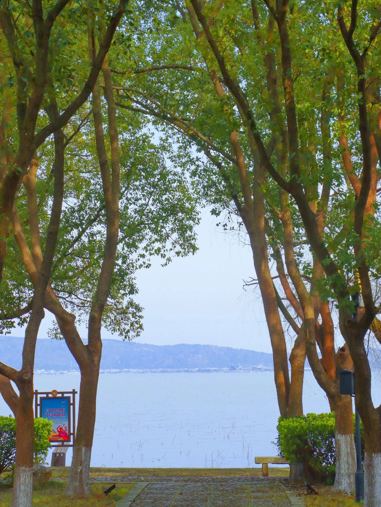 赴石公山，揽一湖春色入怀~