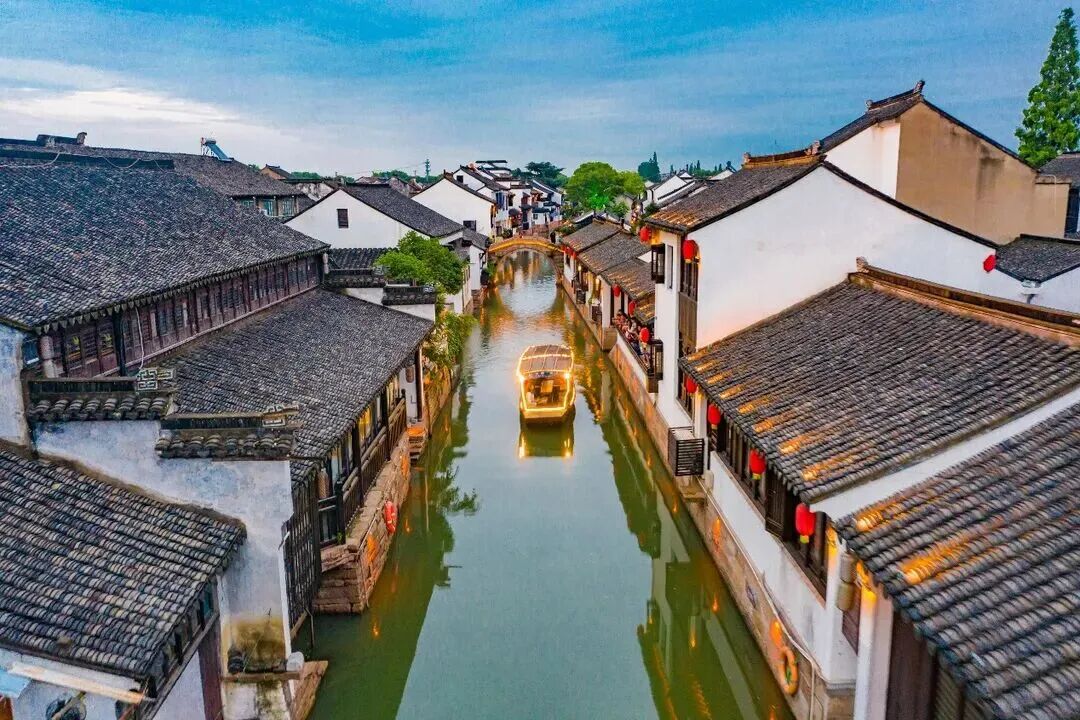秋日第一趟水乡行，就交给甪直的摇橹船吧